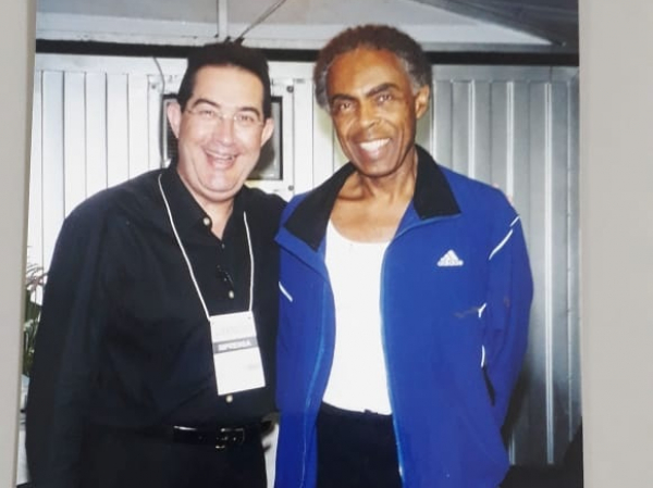 Gilberto Gil (que já fez show na Expoagro). Agora na ABL (Acad. Brasileira de Letras, cadeira 20)