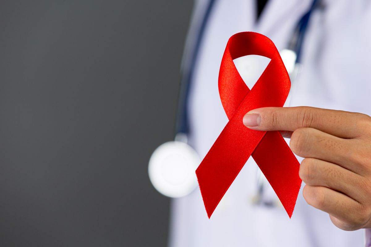 No Dia Mundial da Conscientização do HIV/AIDS, influenciadores falam sobre seu papel ao tratarem do assunto nas redes
