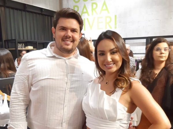 Aldo Zani e Thaís Dutra não esconderam sua felicidade com o sucesso da noite inaugural, terça-feira, 7