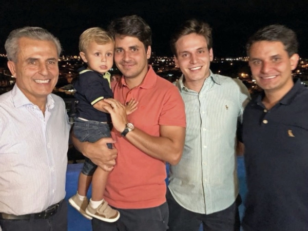 Eles se destacam pelas construções de belos empreendimentos: Rafael Pagano, Leonardo Pagano e Ricardinho Pagano, em click com pai Ricardo Pagano e o pequeno Marco Pagano