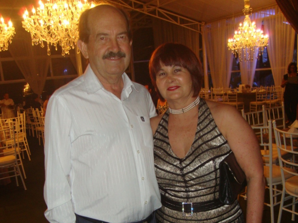 Casal Leonel Aylon Cantano-Rosinha (ela aniversaria na 3ª./7)