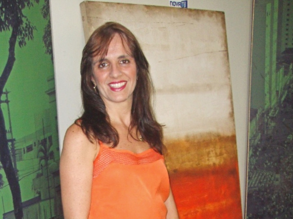 Dra. Thaísa Mourão Vasconcelos de Mattos aniversaria neste sábado (18)