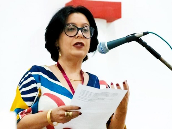 A escritora Vanessa Maranha, discursando em sua posse na Academia Francana de Letras, recentemente