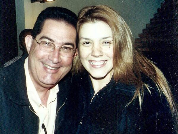 Ela também já esteve em Franca: Simony (foto com este colunista)