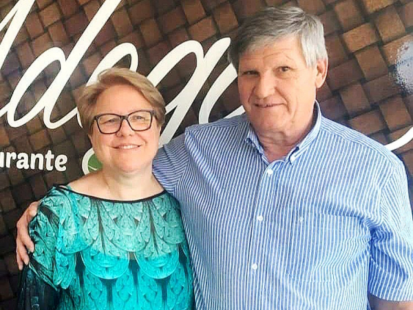 Jefferson Carraro e Fátima Dutra Carraro comandam o sucesso do restaurante Adega, em Patrocínio Paulista