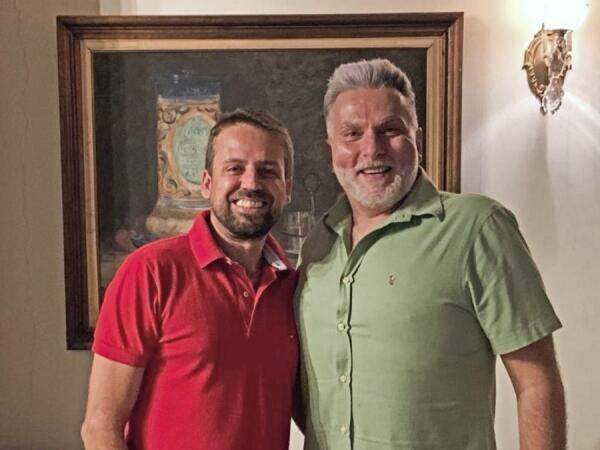 Eles estão fazendo o maior sucesso com a Banqueteria Leonardo Aguiar. O chef Léo Aguiar e Wellington Araújo me receberam na última semana para um jantar e momentos mais que especiais