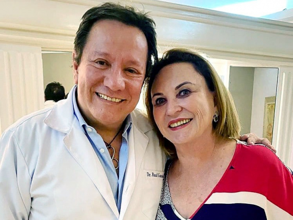 Ele, cirurgião plástico (Ribeirão Preto-SP) e ela, colunista social (Catanduva-SP): Raul Gonzales e Denise Cursino