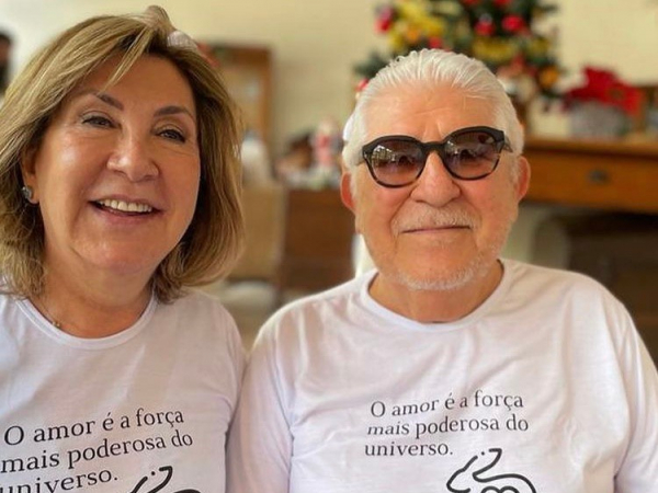 Maria Helena Bagueira Leal e Antônio Humberto Coelho (e filhos) vestiram a camisa da Gratidão, na noite de 31/12/2021