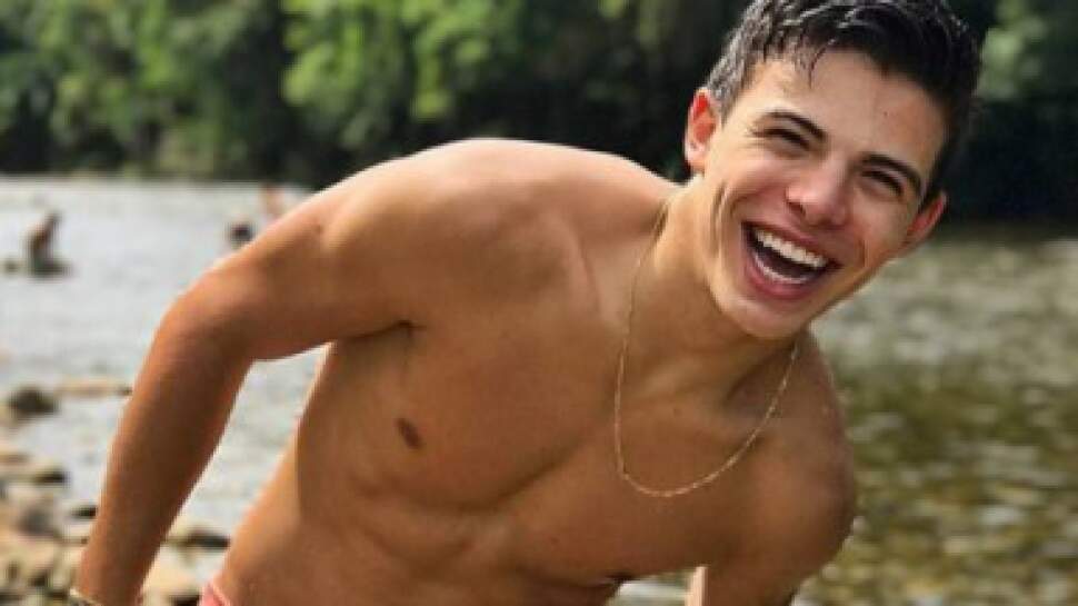 O ator e ex-namorado de Larissa Manoela, Thomaz Costa, 21, começou a se aventurar no OnlyFans