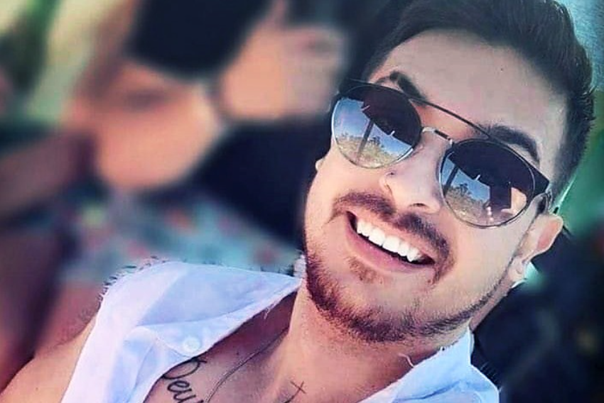 O bartender Leonardo Cunha se destaca, pelo talento e simpatia, no movimentado bar do point Santa Cana, em Franca, arrancando elogios