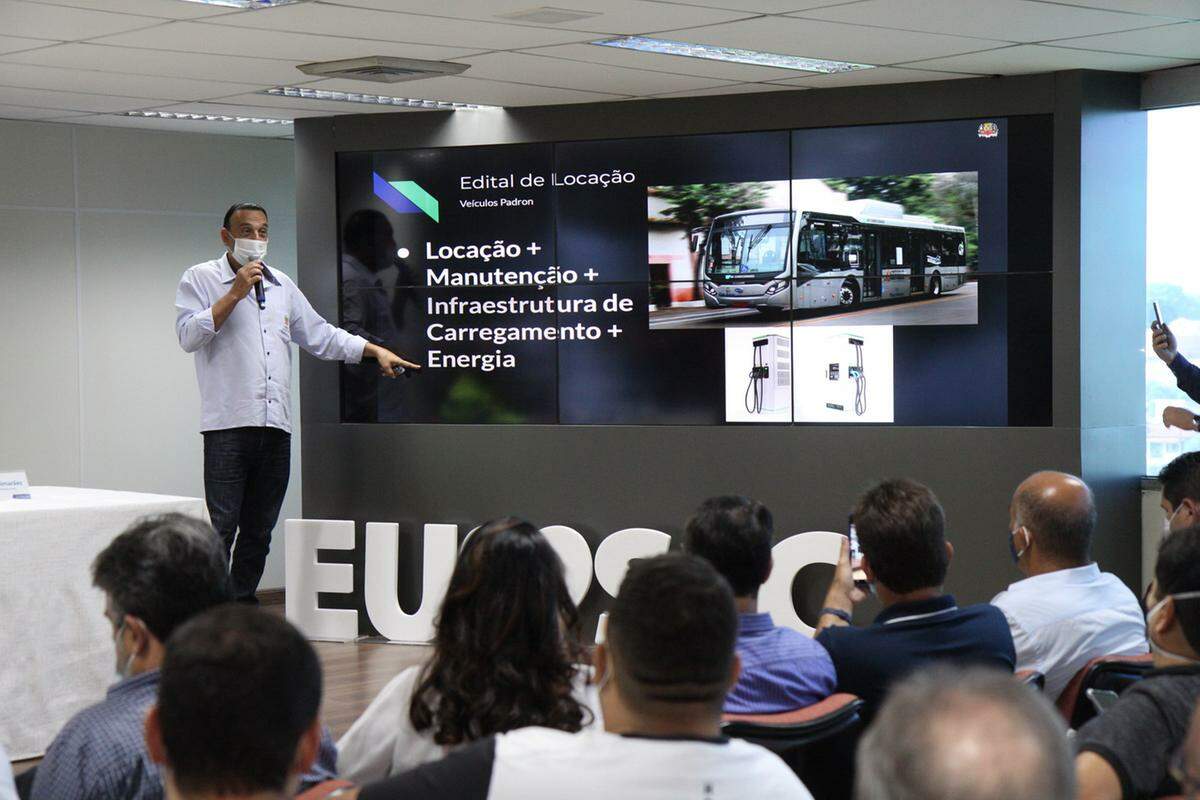 Com ônibus alugados, elétricos e gestão da Urbam, São José apresenta novo transporte  público