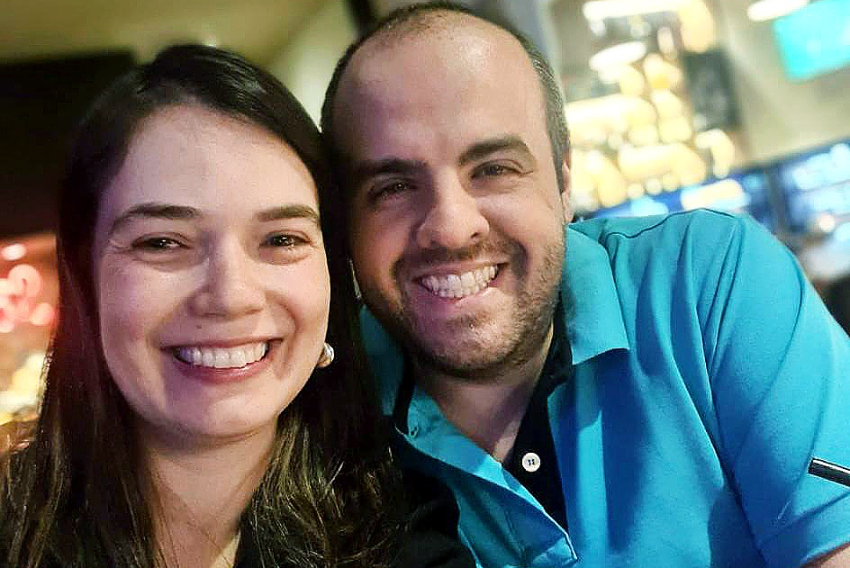 Andrezinho Diniz foi o profissional responsável pela implantação do novo sistema do Portal GCN. Depois de um longo trabalho, merece o meu destaque. Na foto com a mulher, Verônica Sampaio, protética de sucesso e aniversariante desta segunda-feira. Abraços 