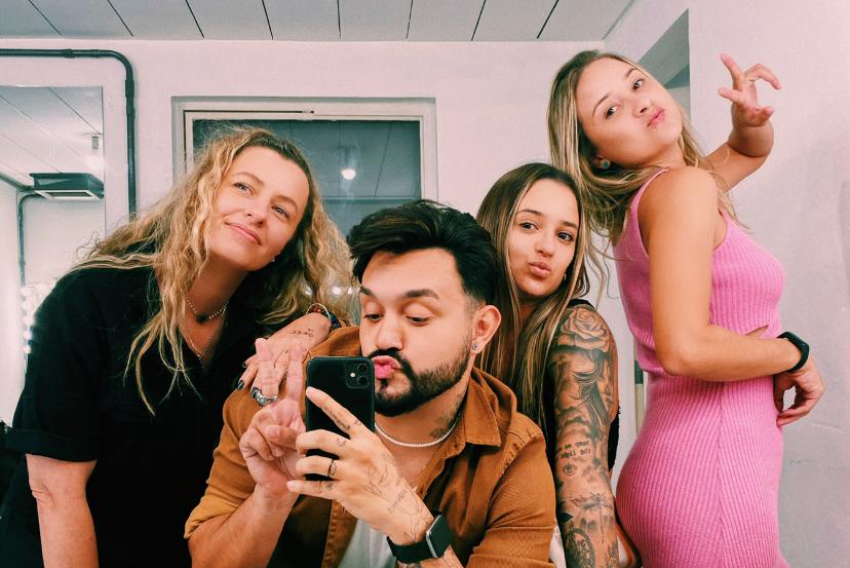 Tati Ferraro, Fê Lima, Naty Stefani e Flávia Gimenes em momento de descontração no final de mais um trabalho. Estou curiosa para ver o resultado