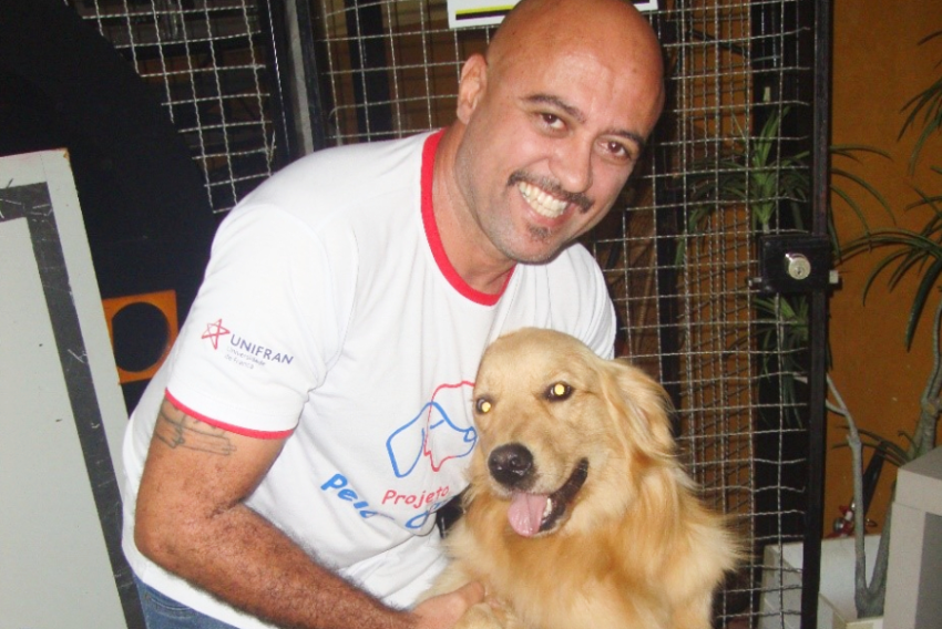 O adestrador (famosíssimo) Dino Thomaz e a cadela Fanta.