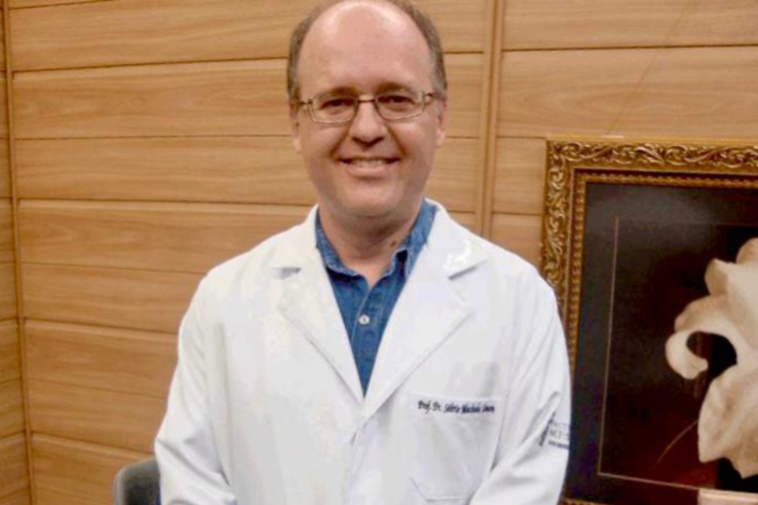 Médico Dr. Sélvio Machado Simon.