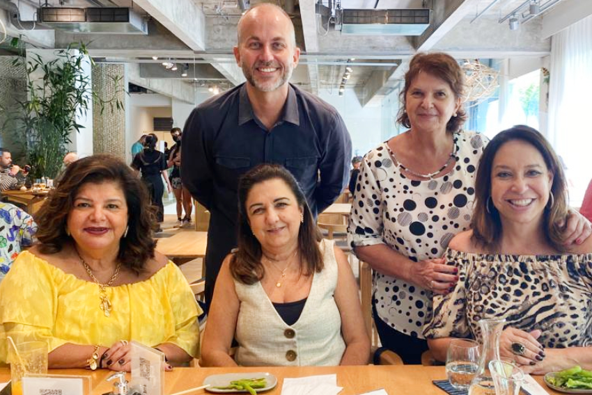 A idealizadora do Mulheres do Brasil, Luiza Trajano, com as líderes do Núcleo Franca, Eliane Querino, Janisse Mahalem e Dora Bittar, além de Marcello Dantas