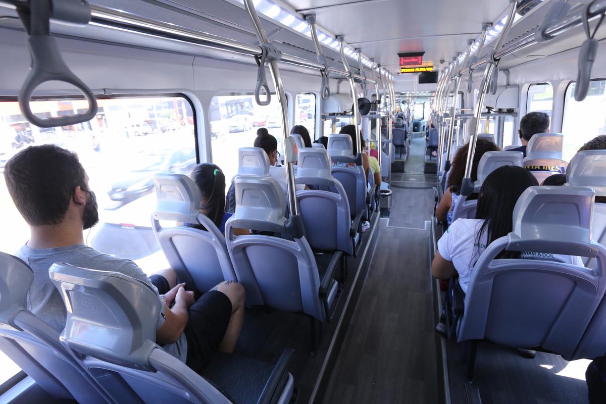 Vista interna do VLP (Veículo Leve sobre Pneus), que também integrará novo modelo de transporte em São José