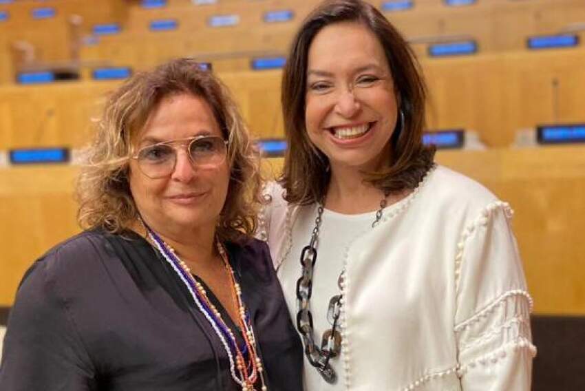 A líder do Grupo Mulheres do Brasil Núcleo Franca, Elaine Sanches Querino, e a influente jornalista Joyce Paskovitch em clique especial na ONU. 