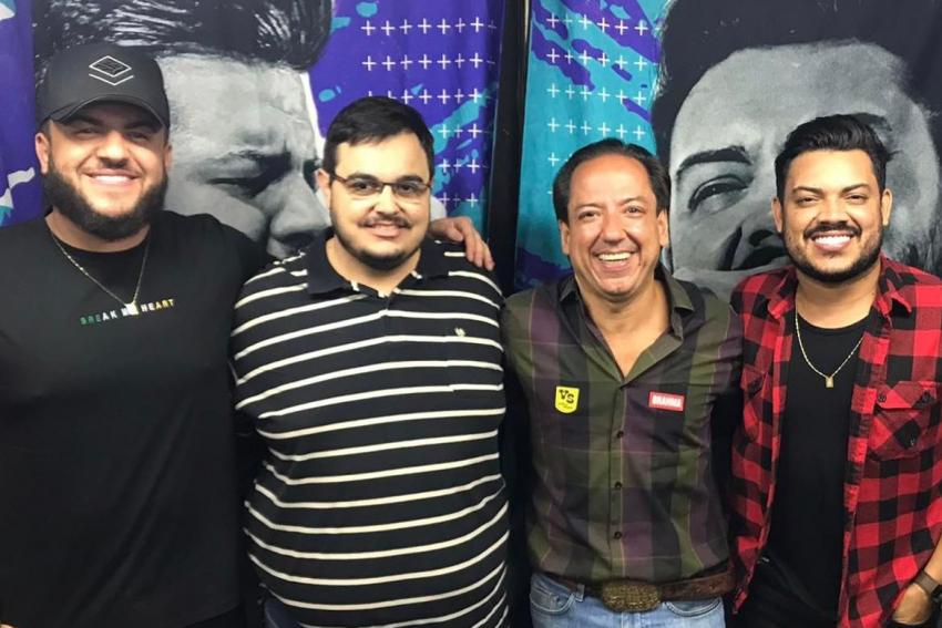  Com os sertanejos Ícaro e Gilmar (que abrem a Expoagro 2022) e o promoter Lucas Mussalem está o competente Matheus Calil.