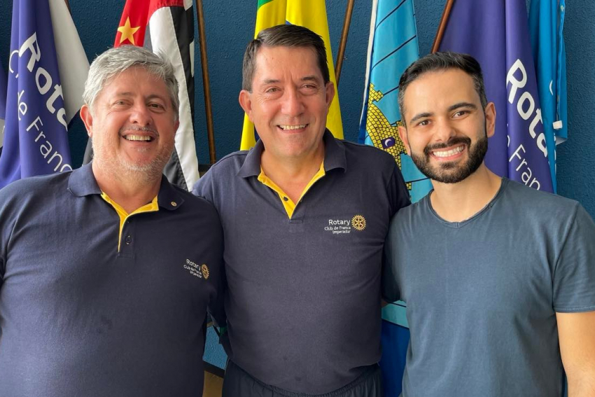 Do Rotary Imperador: ex-presidente Carlos Corrêa, atual presidente Valdeci Pimenta e futuro presidente Gustavo Nunes.