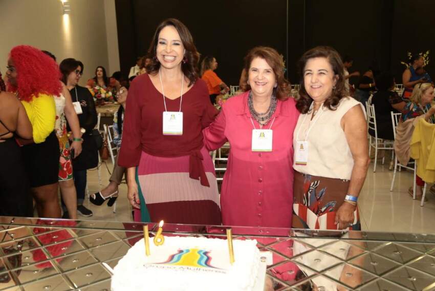 Destaque para as líderes do Grupo Mulheres do Brasil Núcleo Franca, Eliane Sanches Querino, Janisse Mahalem e Dora Bittar. 