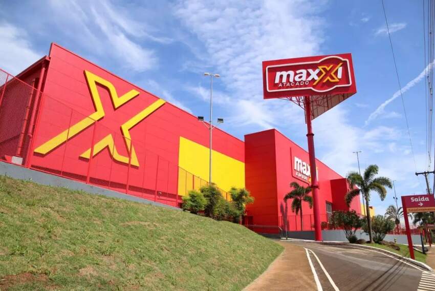 Loja Maxxi Atacado, na avenida Antônio Barbosa Filho, deve se transformar em unidade da rede Atacadão