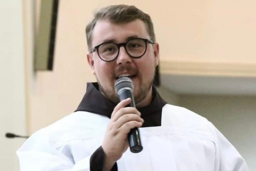 Frei Eduardo Schiehl está à frente da organização da quermesse de Santo Antônio, no Convento Franciscano.