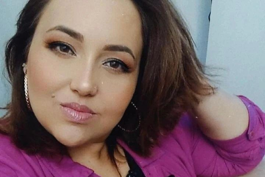 A cabeleireira e maquiadora Elaine Alvarenga, sempre esbanjando competência