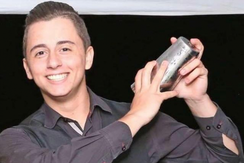 Bruno Pereira, comanda o sucesso de Brub’s Bartender’s, que está elaborando drinques incríveis para o dia 1º de julho.