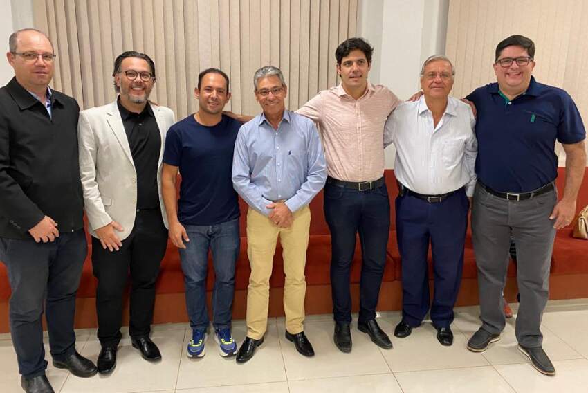 Na foto: Tony Graciano, presidente voluntário do Grupo, Eduardo Migani, Thiago da Silva, Marcelo Reis, Paulo Diniz, Alan Riboli e Fabiano Arantes (Chokdoce).