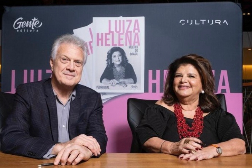 Jornalista e escritor Pedro Bial com a megaempresária Luiza Helena Trajano em noite de autógrafos