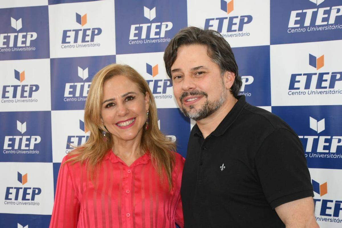 Eliane Maia presidente da ACI e Thiago Pêgas reitor da ETEP