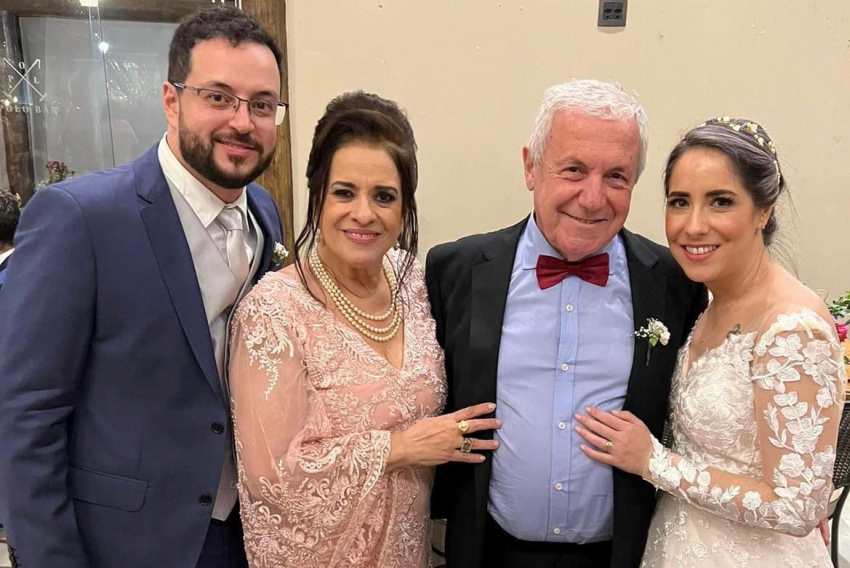   Casal Maria Rita (elegantésima) e Kamel Charanek com o filho (noivo) Kalil Charanek e a nora (noiva) Jessica Constantino.