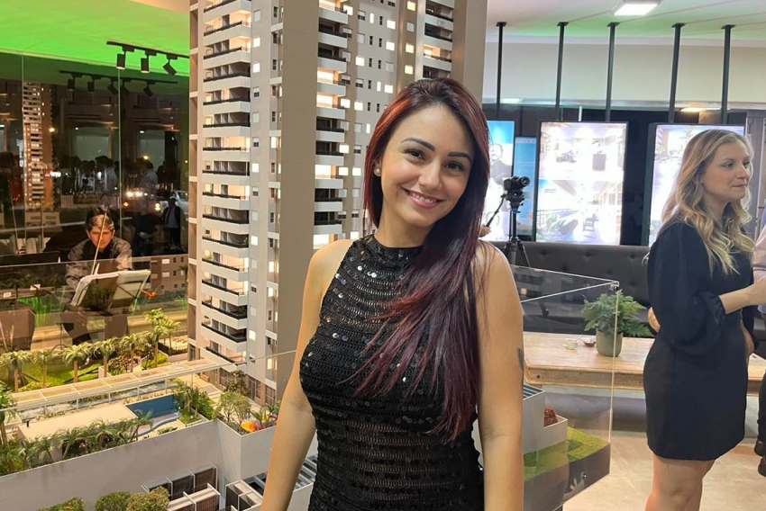  Linda e simpática, Laura Bevilacqua se destaca na equipe de grandes profissionais da Perplan