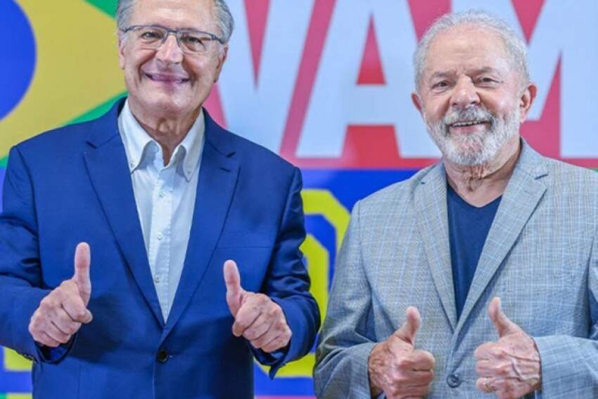 Lula com o vice Geraldo Alckmin: ofensiva contra abstenção e pelo voto útil