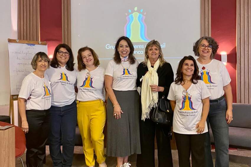  Eliane Querino, coordenadora do Mulheres do Brasil Franca com as Mulheres do Trânsito, Leliana, Katia, Adriana, Cecília, Silvia e Sirlei 