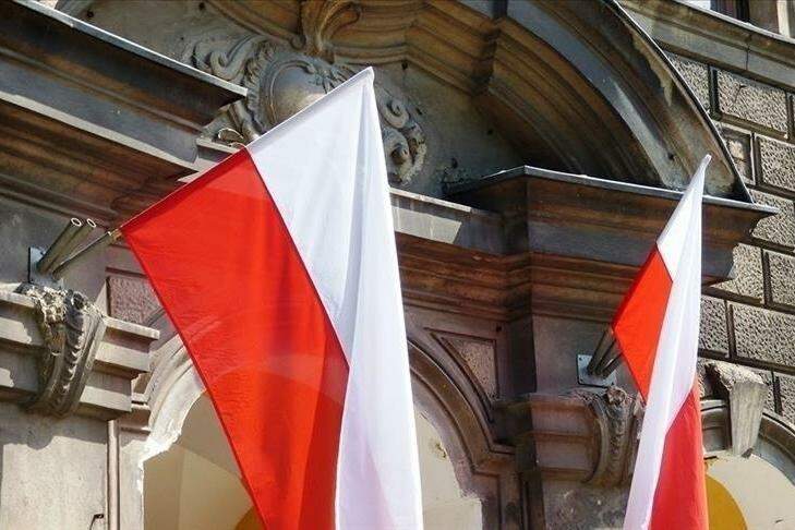 Polônia proíbe entrada de russos por via aérea e marítima