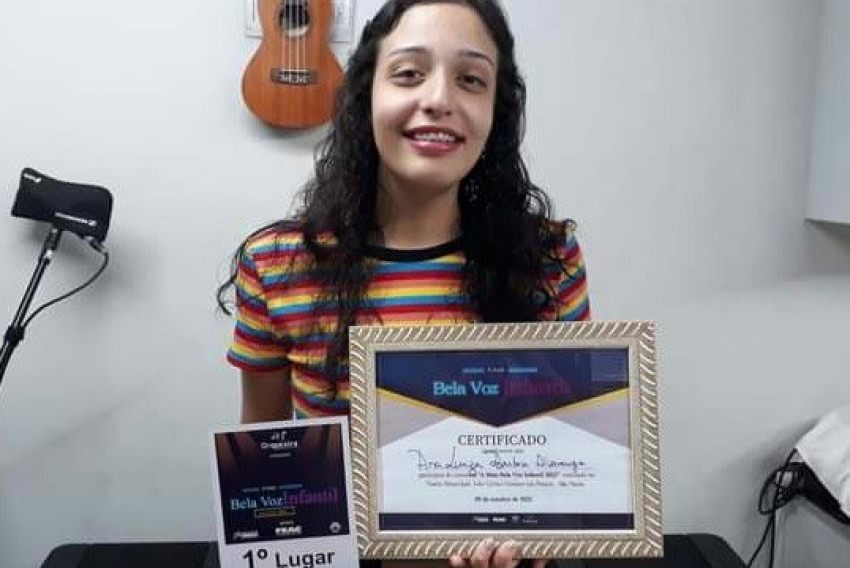 Ana Luiza Alvarenga foi a vencedora do concurso “A mais bela voz infantil”, promovido recentemente em Franca
