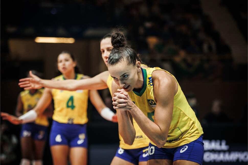 Brasil perde para Sérvia e é vice no Mundial de Vôlei Feminino