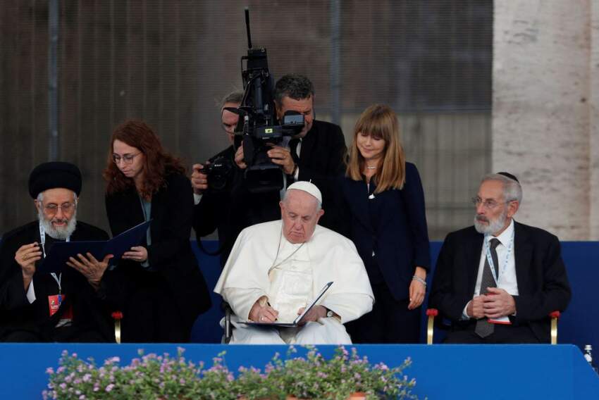 'Hoje a paz é gravemente violada', denunciou o sumo pontífice