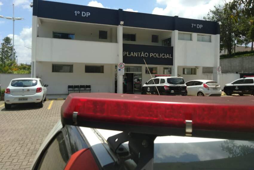 A ocorrência foi atendida pela Polícia Militar e apresentada ao delegado Carvalhaes, no Plantão Policial