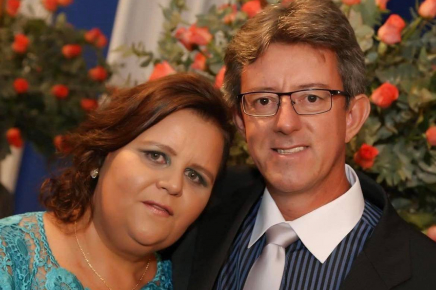 Eliane Bonine (clik com o marido Daniel) comanda a Festa das Nações e Outubro Rosa, promovidos pelo Iansa