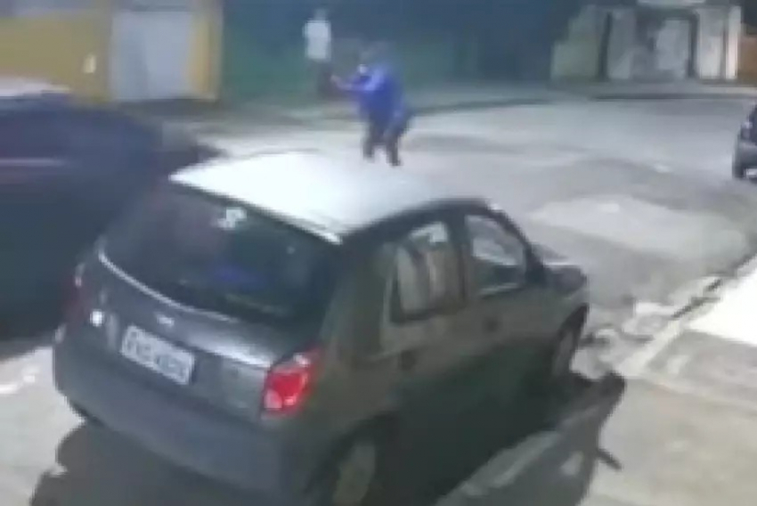 A professora e atriz de teatro Eliane Lorett de Campos levou um tiro ao tentar fugir e bateu o carro num poste