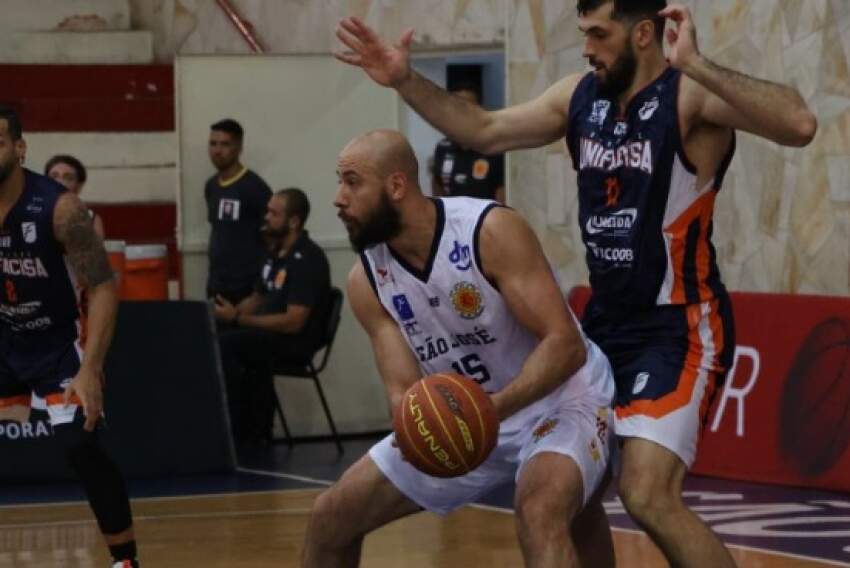 Time feminino do São José Basket vence mais um jogo na Copa SP e