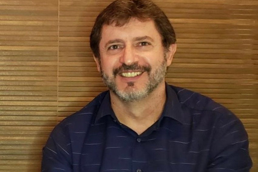 Presidente da Fundação Espírita Allan Kardec, Mario Arias Martinêz, comanda os festejos de 100 anos da instituição