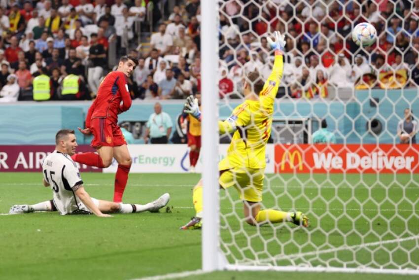 Morata marca o gol espanhol que abriu o placar da 'Fúria' contra a Alemanha