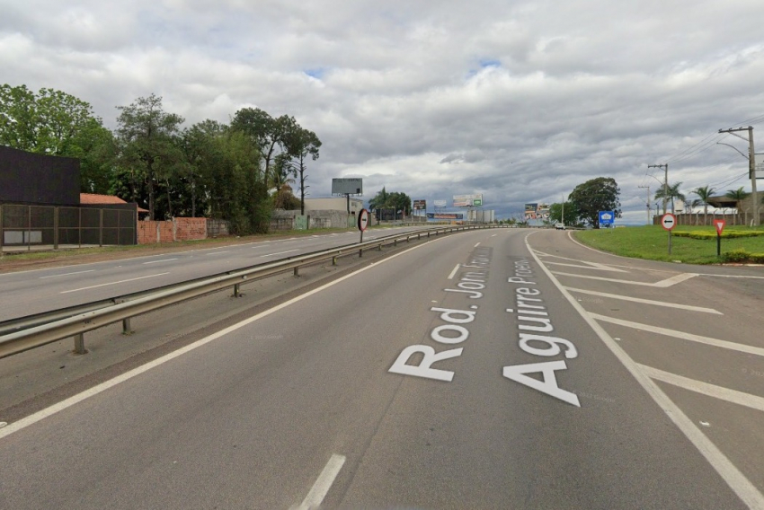 Motorista invade acostamento e mata mulher de 47 anos que caminhava com marido