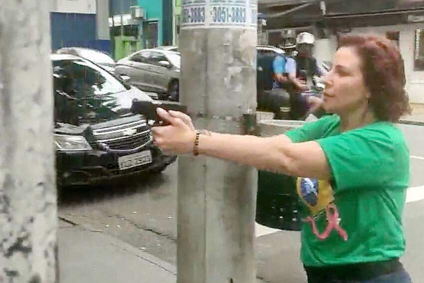 Deputada sacou e apontou arma para homem em São Paulo 