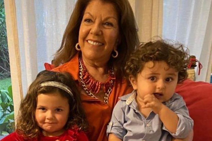 Deise Pucci passa as festas de fim de ano em Angra dos Reis (RJ) e posou para o flash com dois de seus netinhos 
