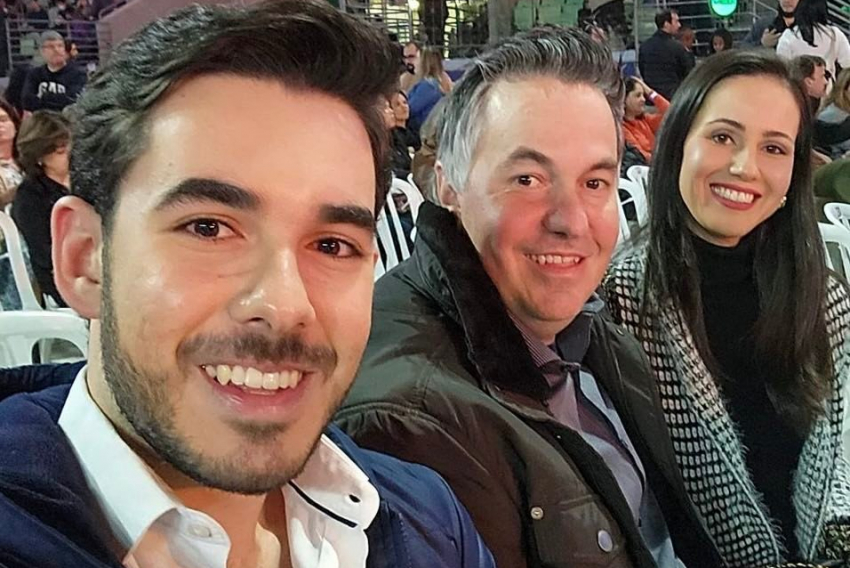 João Victor Patrocínio em flash especial com seus pais, Rafael Patrocínio e Ariana Villela Patrocínio